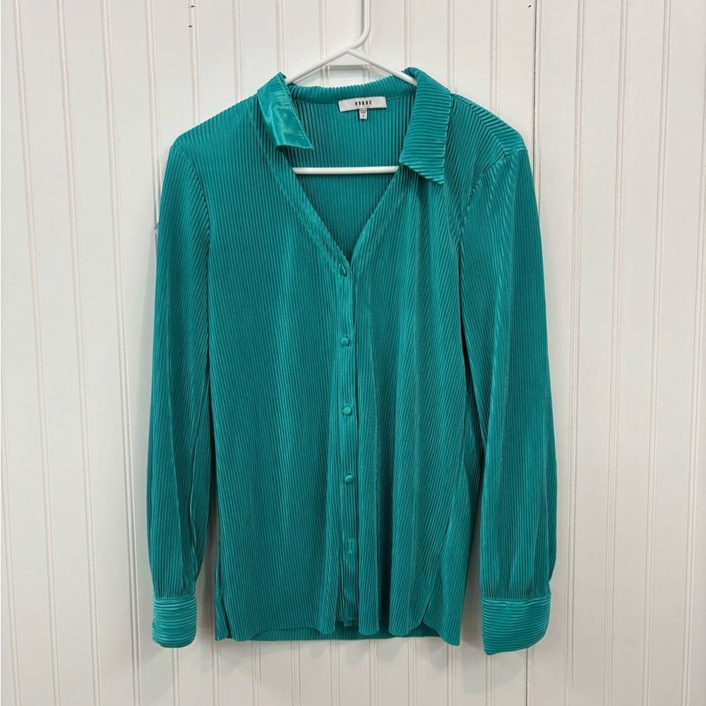Ro & De Teal pleated party holiday Button-Down collared Shirt